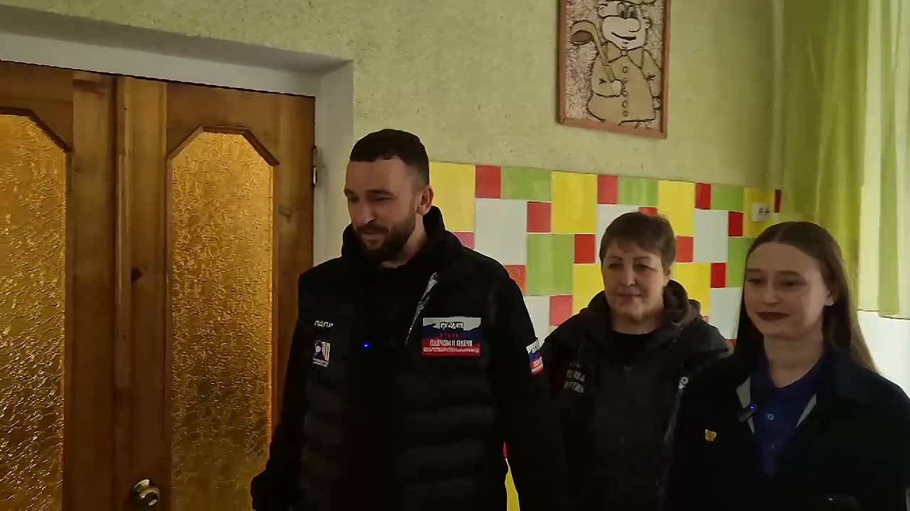 В преддверии светлой Пасхи, активисты Запорожского областного отделения ЛДПР организовали визит в детский дом города Мелитополя