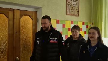 В преддверии светлой Пасхи, активисты Запорожского областного отделения ЛДПР организовали визит в детский дом города Мелитополя