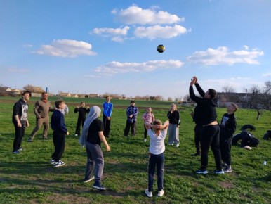 Будь здоров на сто годов!. На кануне Всемирного дня здоровья Долинский Клуб досуга провели спортивно-игроваую программу "Будь здоров на сто годов" 1 Наши ребята прошли экспресс-курс по установке палатки