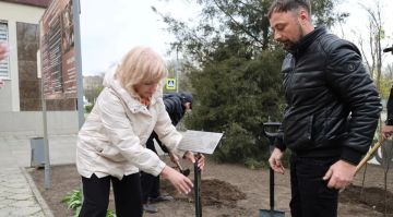 В Мелитополе заложили «Театральную аллею»