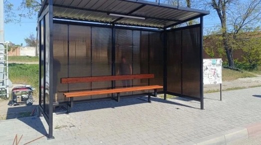 В Мелитополе появился новый остановочный павильон