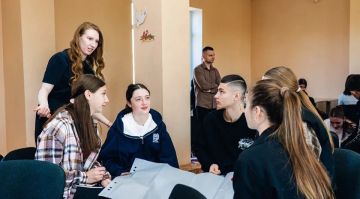 Студентам Васильевского колледжа МелГУ рассказали о героизме в годы Войны