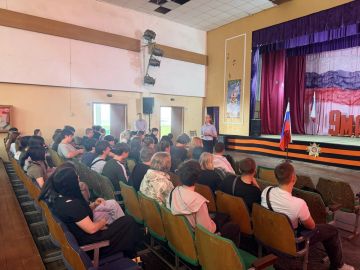 Сотрудники Госавтоинспекции провели «Краш-курс» для студентов ГБПОУ Мелитопольский колледж транспорта и сферы услуг