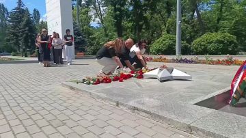 ЭКСКЛЮЗИВ Жители Мелитополя почтили память героев Великой Отечественной войны