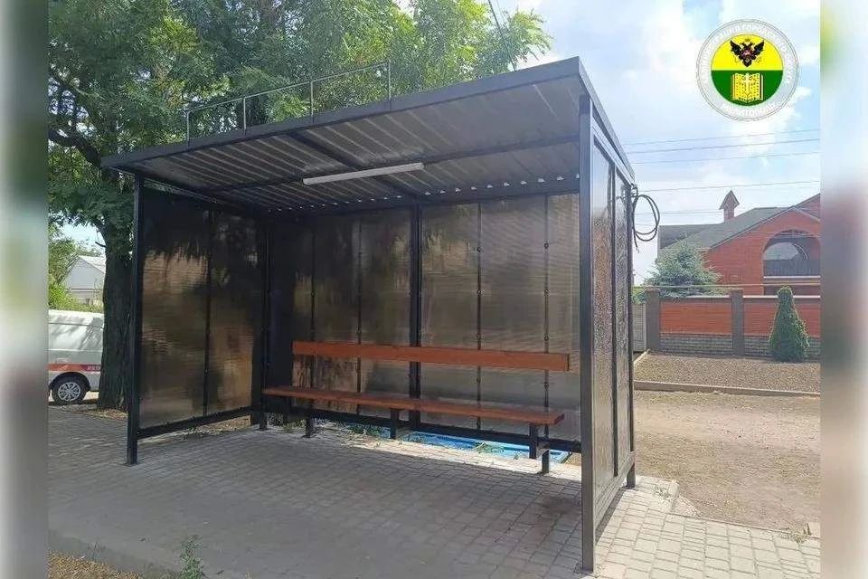 В городском округе Мелитополь заменили 29 остановочных павильном в 2026 году