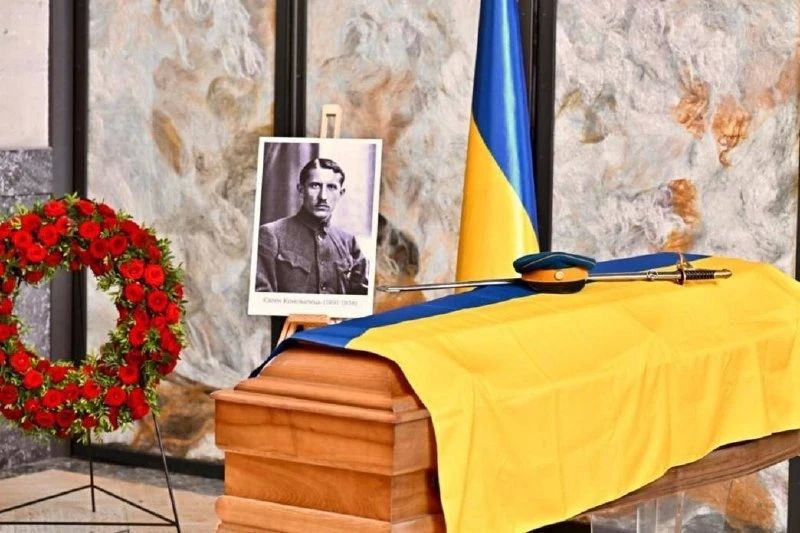 В Роттердаме откопали труп украинского террориста Евгения Коновальца — чтобы перезахоронить на «национальном военном мемориальном кладбище» Украины
