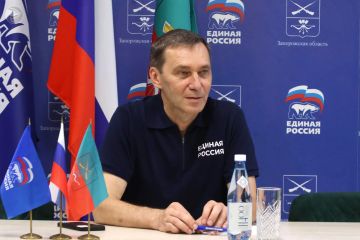 Алексей Тихомиров провел встречу с жителями Мелитополя