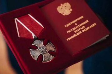 Президент России Владимир Владимирович Путин подписал указ о награждении председателя УИК Елены Астаниной орденом Мужества (посмертно)
