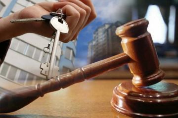 Жителей Мелитополя будут судить за попытку незаконно присвоить себе квартиру, являющуюся собственностью Российской Федерации