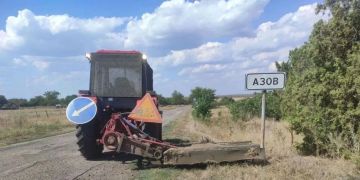 Скашивание травы — важный этап ухода за дорожной инфраструктурой региона