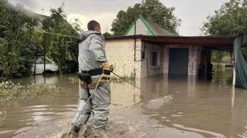 В Мелитополе на ряде территорий произошло подтопление из-за сильных дождей, сообщил губернатор Запорожской области Евгений Балицкий