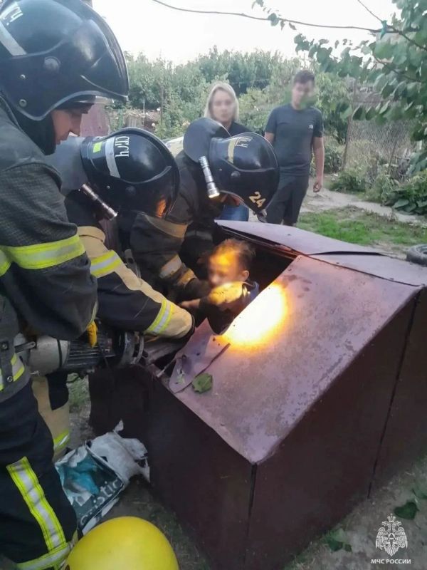 В селе Константиновка (городской округ Мелитополь) ребёнок провалился в колодец