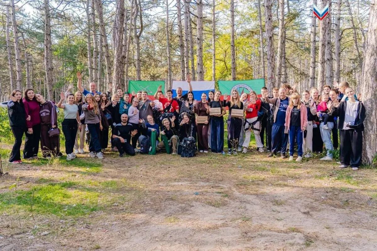 В Запорожской области прошел однодневный туристический поход для молодежи