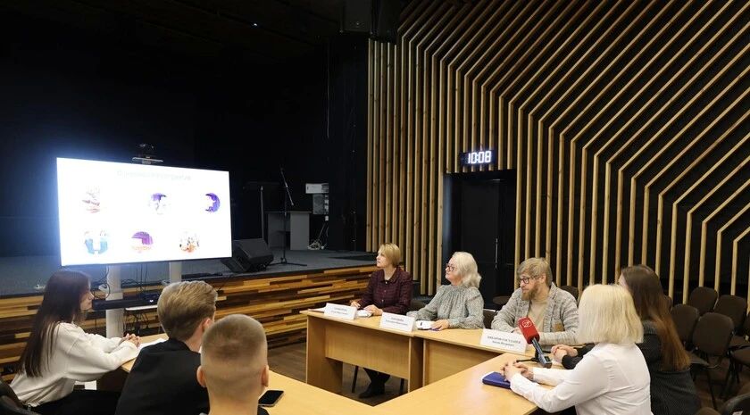 Мастер-класс по вязанию в рамках Белорусских сезонов прошел в Мелитополе